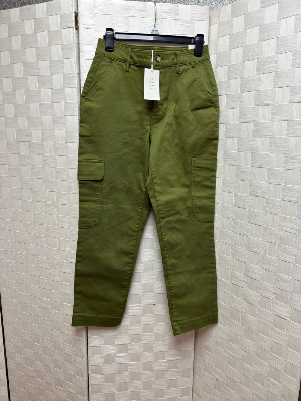 Women’s Free Assembly Cargo Pants size 4